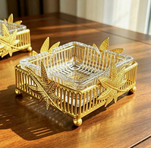 Gold tone leaf - gold, design