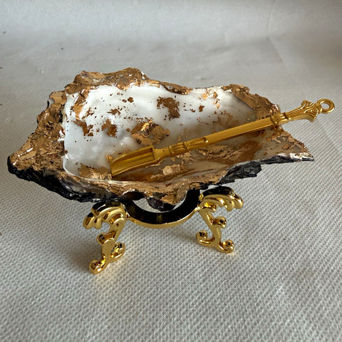 Ceramic decorative dish with